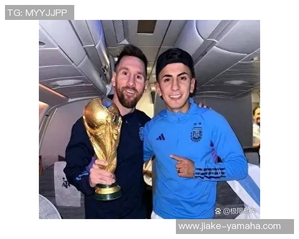 历届足球巨星风云回顾与时代传奇对比分析